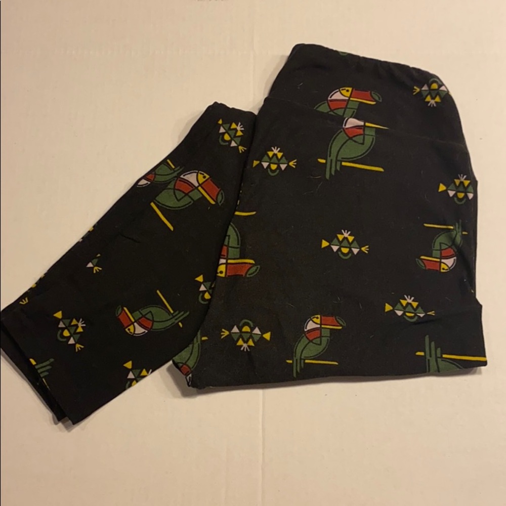 LuLaRoe Tall and Curvy Leggings